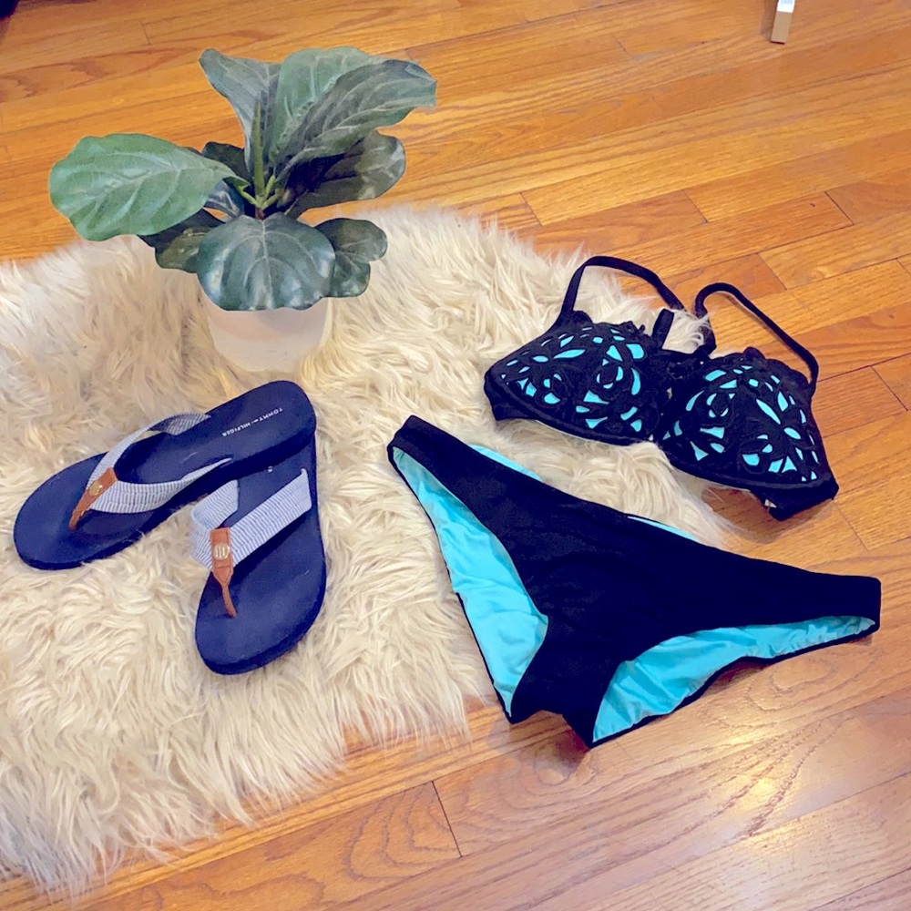 Swimwear cheeky bikini bottoms black size large